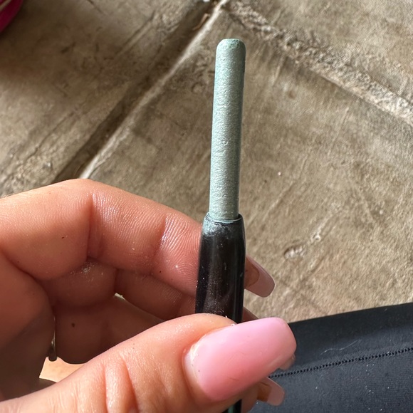Caliglam Long wear Cream shadow stick Eyeshadow Pencil Color Green Gum - Picture 4 of 4